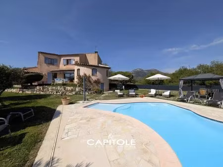charmante villa 5 pièces avec piscine à la gaude