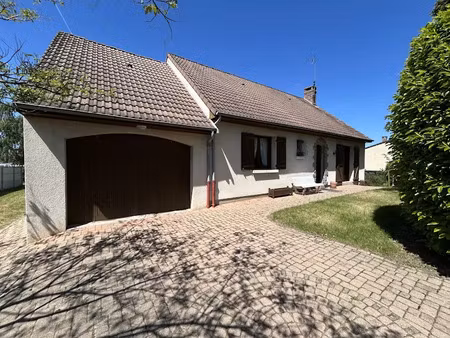 vente maison 4 pièces 88.53 m² à commentry (03600)  125 000 €