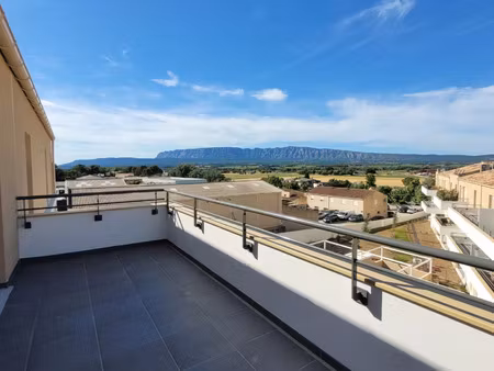 location appartement 1 pièce 33 m² à trets (13530)