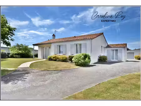 boussay - centre bourg plain-pied de 120 m²  4ch  garage de 60 ² et jardin clos de 1213 m²