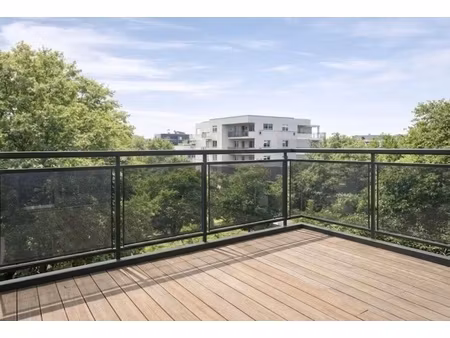 2 pieces en etage avec balcon