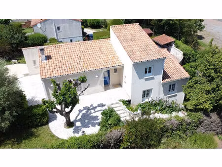 vente maison 5 pièces  100.00m²  pons
