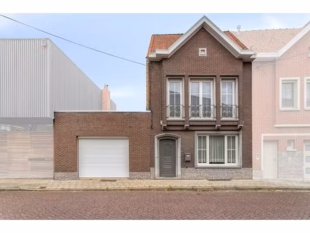 huis te koop in harelbeke met 3 slaapkamers