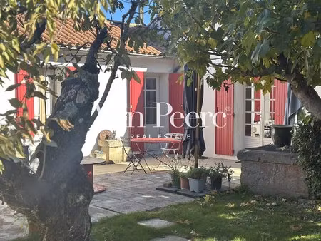 à pied du centre-ville – propriété familiale avec vue sur les alpilles