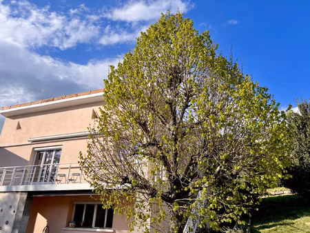 la fouillouse maison rénovée avec terrasse plein sud  3 ch