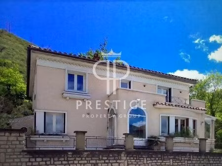 propriété attrayante de style art déco à la lisière de quillan dans la bucolique haute...