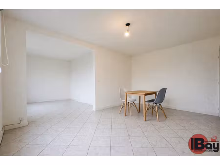 location appartement 4 pièces 73m²