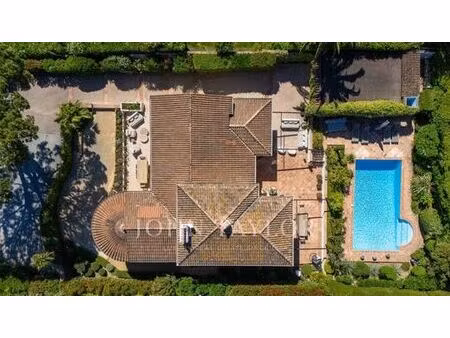 maison de 5 pièces de luxe en location à saint-tropez  france
