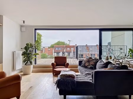 penthouse à louer avec terrasse et 3 chambres   ixelles (vbe35198)