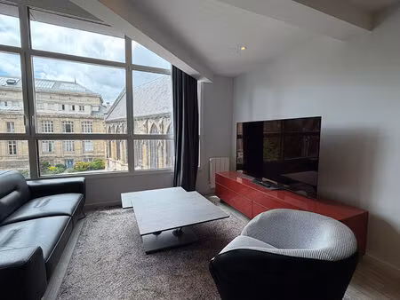location appartement 2 pièces 53m²