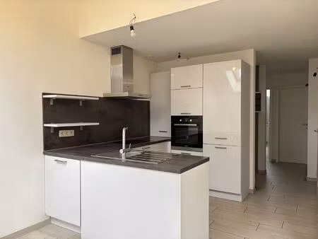 appartement à louer à rue de coleau 1 florenville (vbe35221)