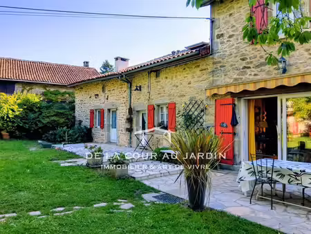 une ancienne ferme au charme bucolique et artistique
