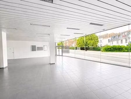 grand format retailavec vrai potentiel - 1185m2