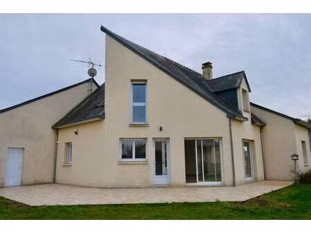 location maison à maze (49630) : à louer / 145m² maze