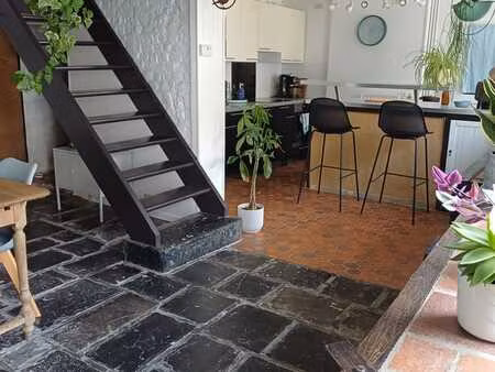 charmante maison de caractère nichée dans un hameau d’olne.