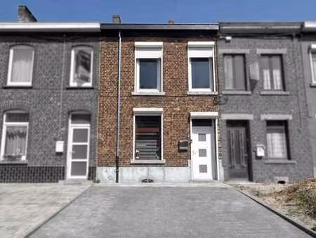 maison 3ch  parking  terrasse et jardin