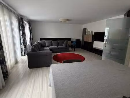 3 chambres  123 m²- terrasse  parking et cave- peb b