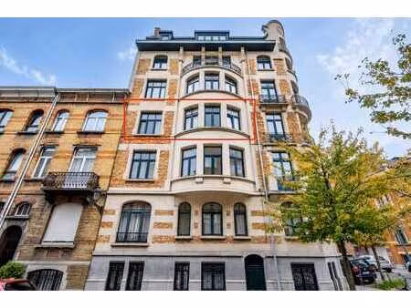 schaerbeek: appartement 1 chambre avec balcon