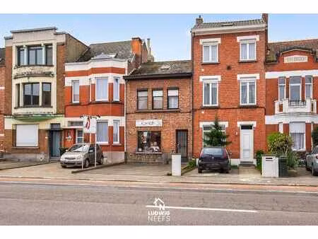 une maison sympa avec un jardin urbain exposé sud !