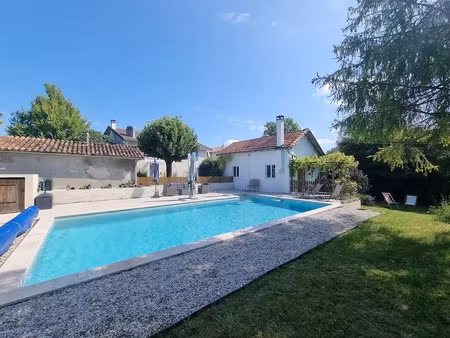 vente maison 13 pièces 372 m² à bonnes (16390)  598 500 €