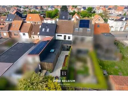 ruime gerenoveerde woning met 4 slaapkamers in het centrum
