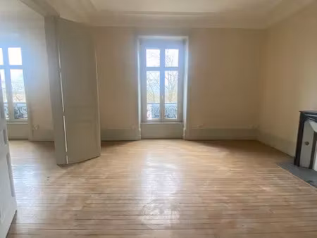 93 m² de lumière  de volume et d’opportunités au cœur de limoges. une adresse à découvrir 