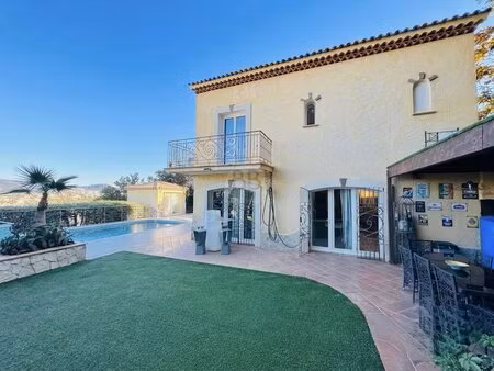 à vendre - villa - saint-raphaël - piscine - double garage - proximité centre et gare
