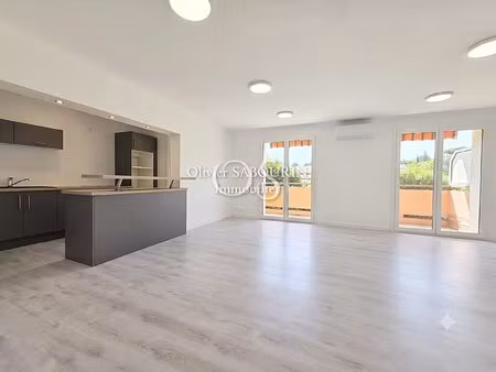 t4 traversant de 84 m² – rénovation complète – terrasse sud
