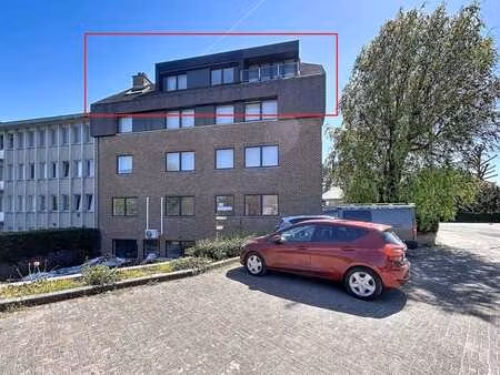 spacieux appartement de 3 chambres situé à strombeek-bever