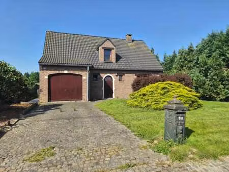 charmante villa  avec véranda  terrasse  jardin et garage