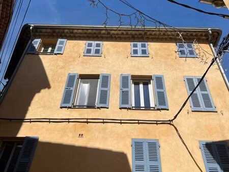 f2 vide à louer