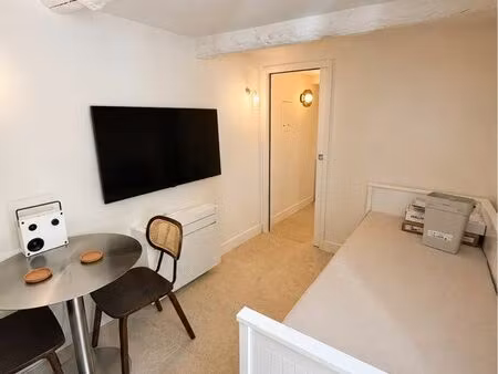 studio meublé rénové – cœur village de mougins