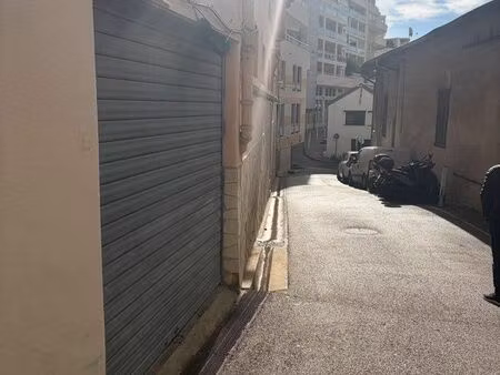 parking / entrepôt
