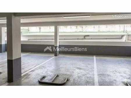 parking 13 m² villeneuve loubet
