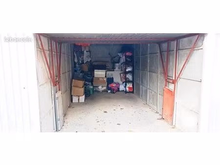 garage 299 av coste 30.000