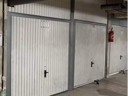marseille gare st charles grand garage à louer