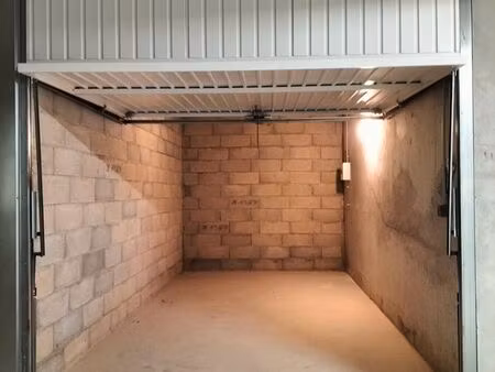 garage fermé sécurisé 13600 la ciotat