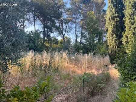 terrain 310 m² les pennes mirabeau