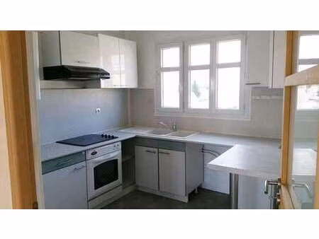 location appartement 4 pièces à draguignan (83300) : à louer 4 pièces / 82m² draguignan