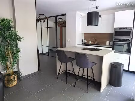 t2 moderne 55m² – clé en main – balcon & stationnement – lyon 9 rochecardon