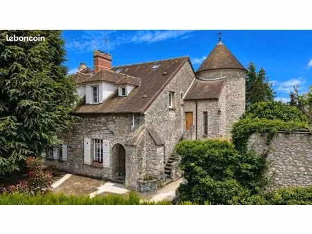 propriété 8 pièces 235 m²