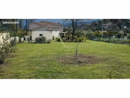 villa indépendante sur grand terrain plat