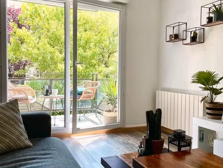 appartement 2 pièces 45m2 avec balcon et box de garage - tassin la demi lune