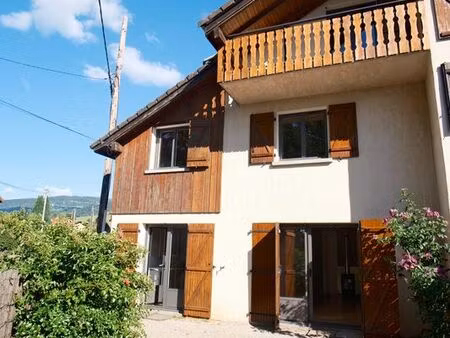 location – grand appartement familial de 140 m² dans maison mitoyenne