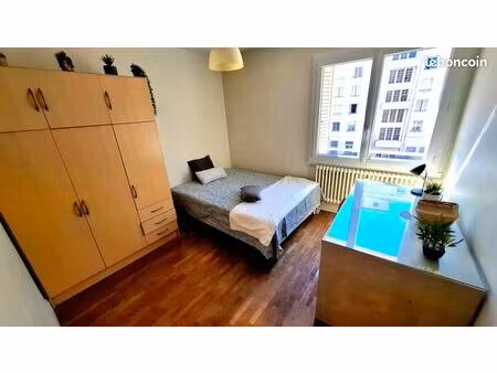 location chambre meublée au coeur de villeurbanne métro gratte-ciel ligne a