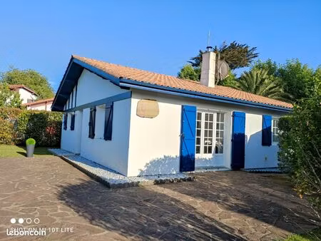 maison a louer a l'annee guethary entretien piscine