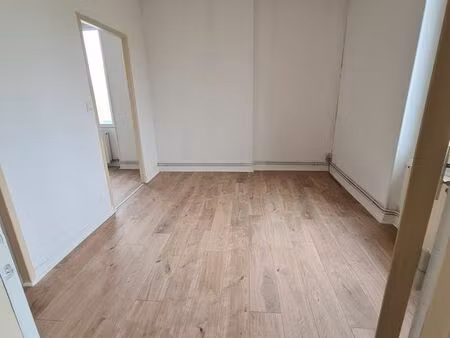 t3 en duplex  rénové dans immeuble en pierre