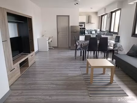 libre de suite / plein centre  t2 meublé en tbe  48m2 / parking / eau inclue