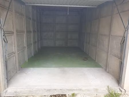 box à villeneuve le roi - idéal garage ou stockage