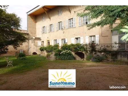 immeuble 13 pièces 260 m²
